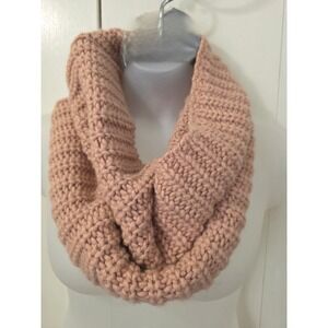 GAP Women's Chunky Knit neck Scarf Loop Neck Warmer OS Blush Soft‎ Girl Scandi